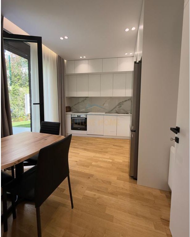 Qera, Vilë 3-kateshe, TEG