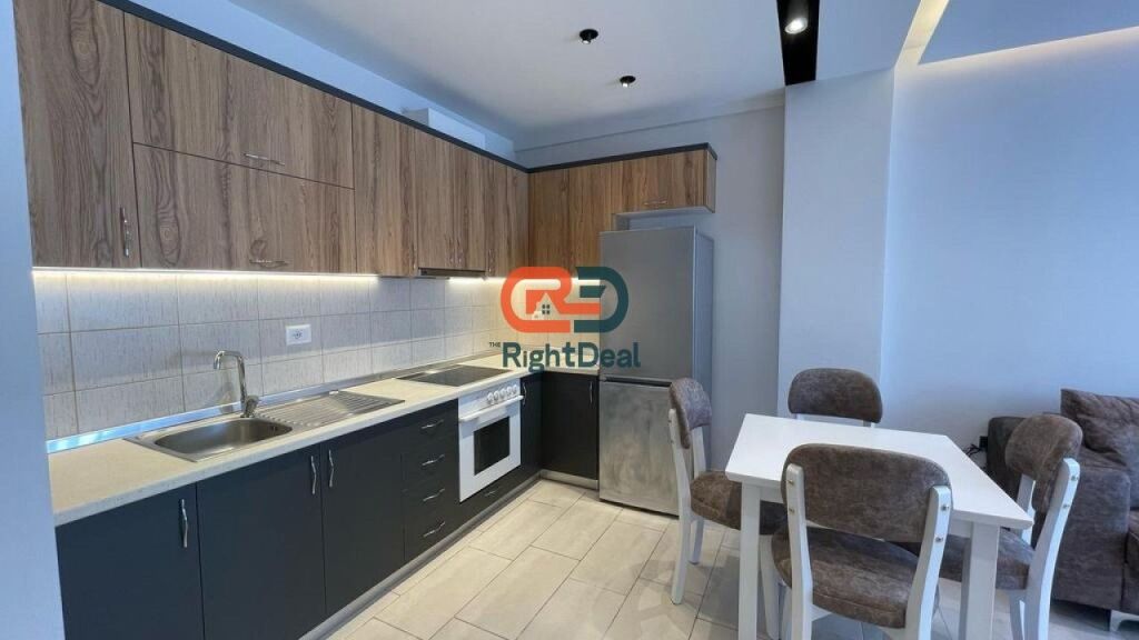 Ne Misto Mame, Shitet Apartament 1+1, I Mobiluar!!