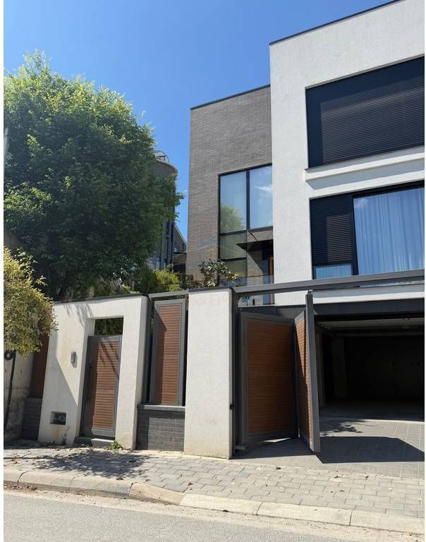 Qera, Vilë 3-kateshe, TEG