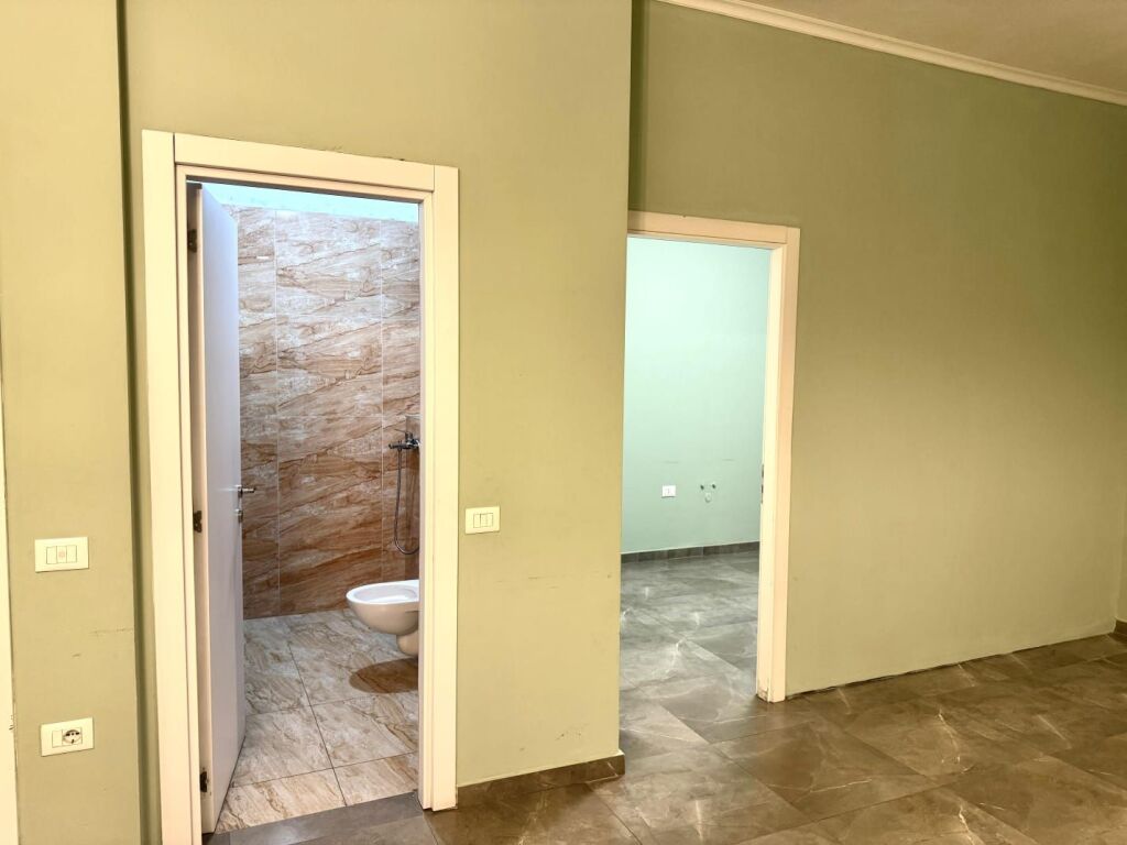 Rent | Ambjent Biznesi | Farmacia 10 | 500 €/month
