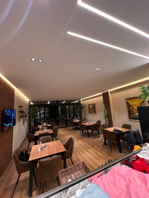 Bar Kafe-Restorant-Piceri me qera tek Liqeni i Thate (ID BL2188) Tirane