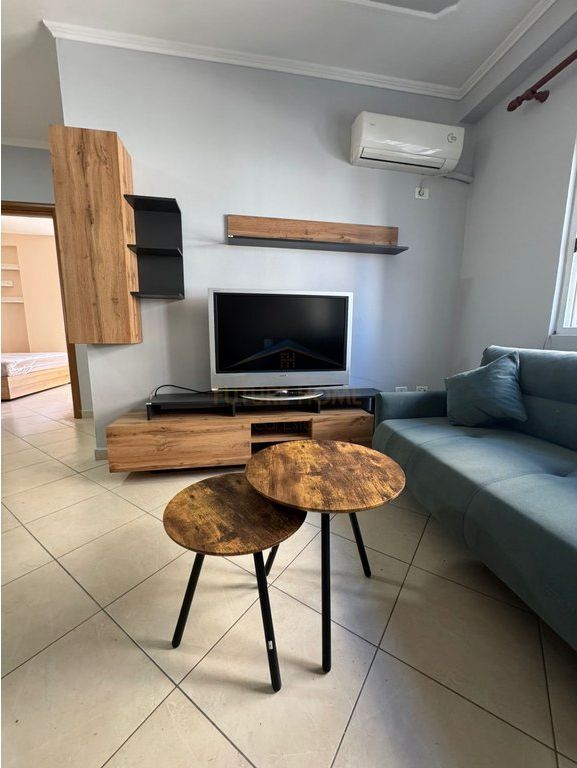 Qera, Apartament 2+1, Rruga Riza Cerova,Tiranë.