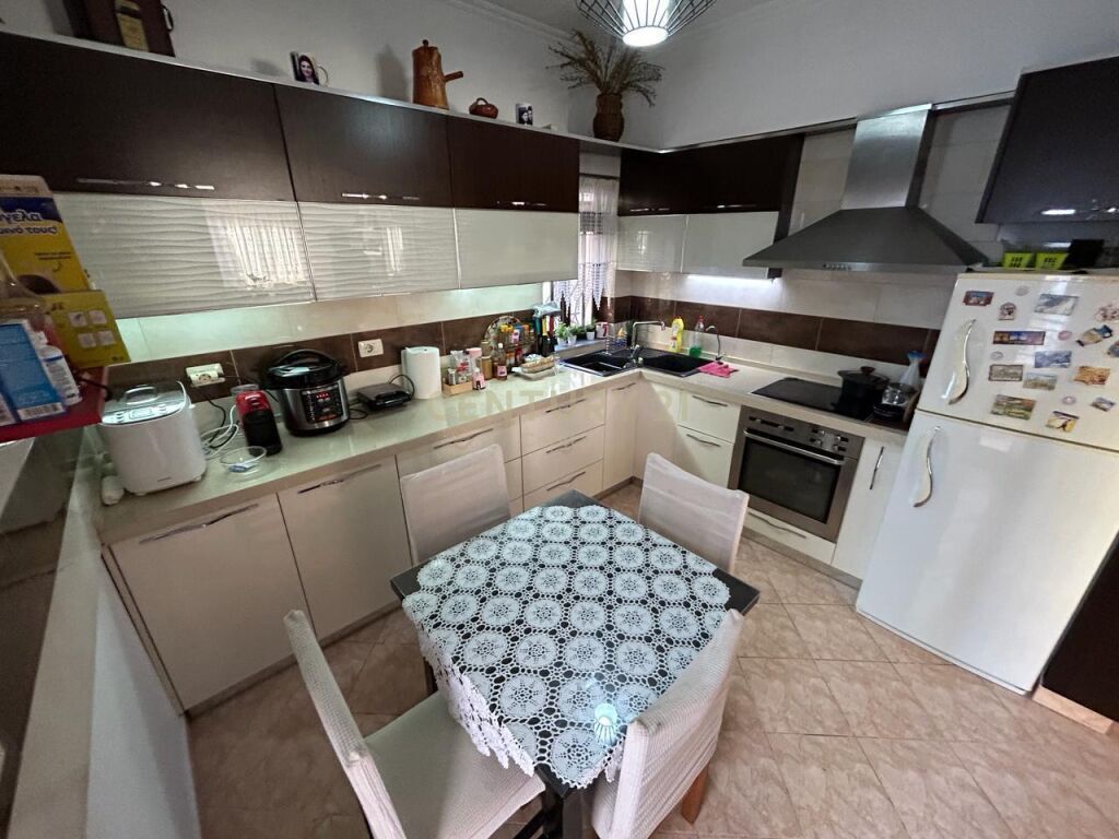 Vile 3-Kateshe per shitje ne zonen e Don Boskos