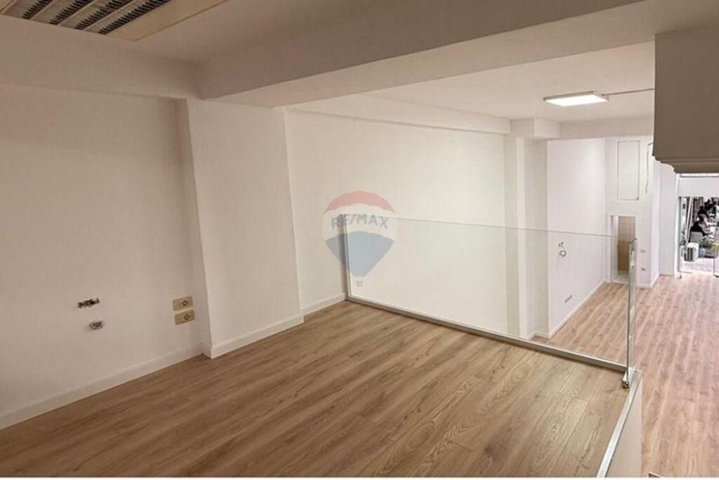 Zyrë - Për Qira - Rruga Him Kolli, Tiranë