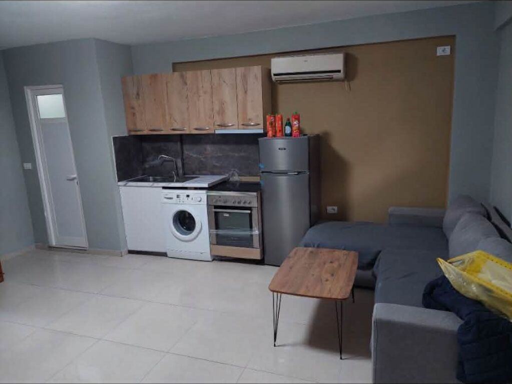 Shitet garsoniere në Selitë 📍 Pranë Universitetit Barleti