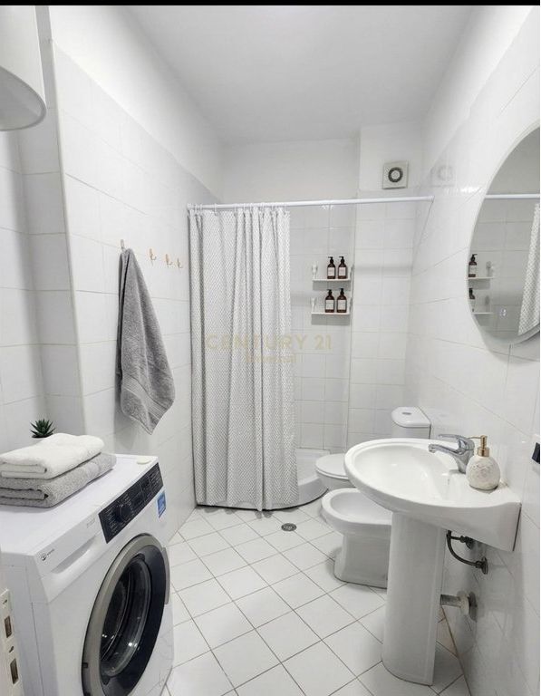 Apartment 2+1 for rent in Xhamllik