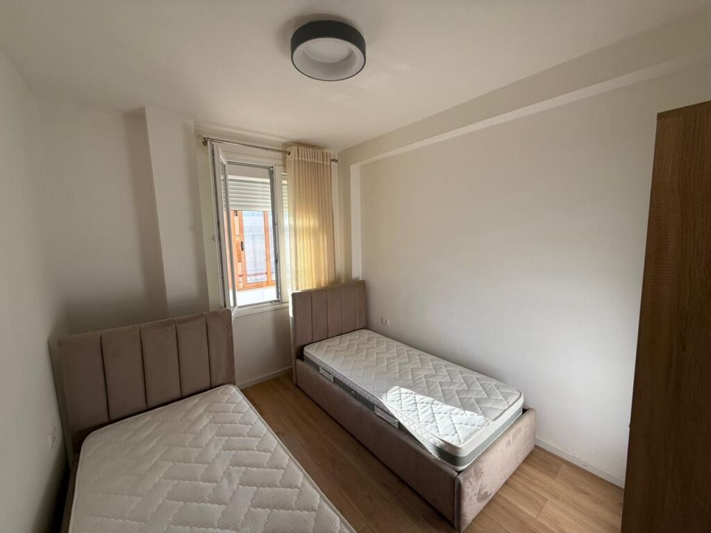 Jepet me qera 2+ 1  ne komune 750 mije leke