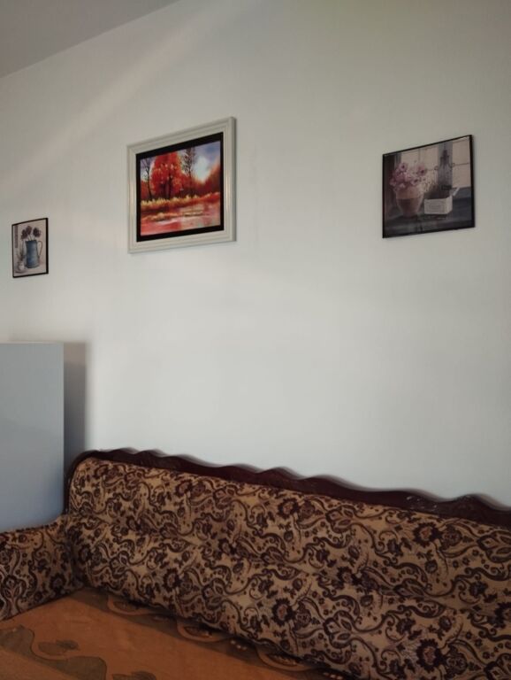 Jepet me qera Shtepi private 1+1 350 Mije leke