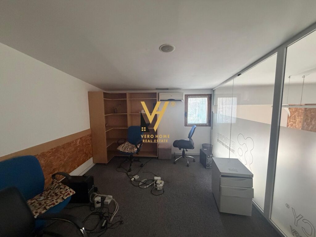 JEPET ZYRE 160 M2 ME QIRA NE MYSLYM SHYR 1.500 EURO