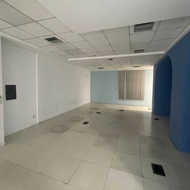 🏢✨ Jepet me Qira Njësi Komerciale – Përballë Delijorgjit ✨🏢