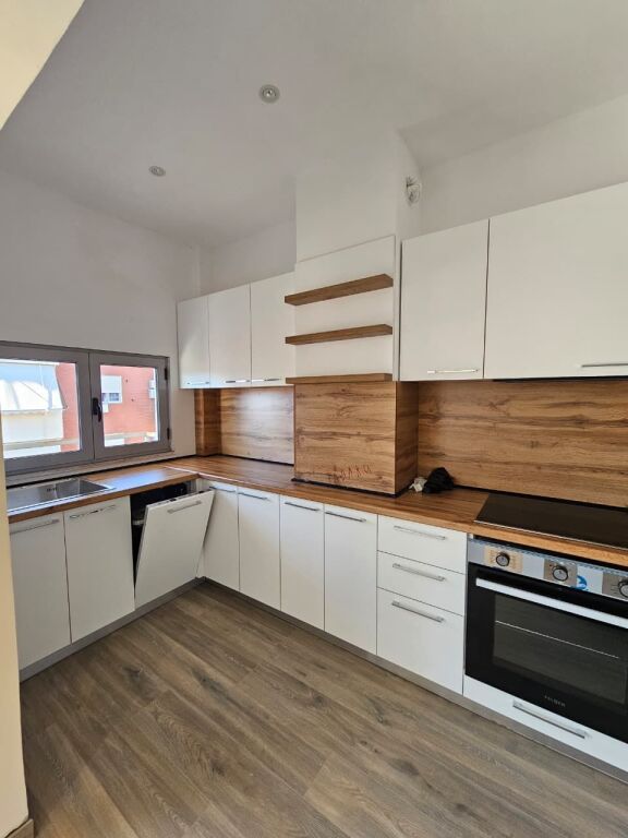 🏡 Appartamento 3+1+2 in Affitto – Viale Giovanna d'Arco scuola Ismail Qemali