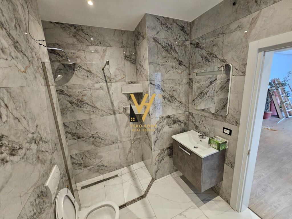 VENDESI APPARTAMENTO 2+1+BLK A ZOGU I ZI 225.000 EURO