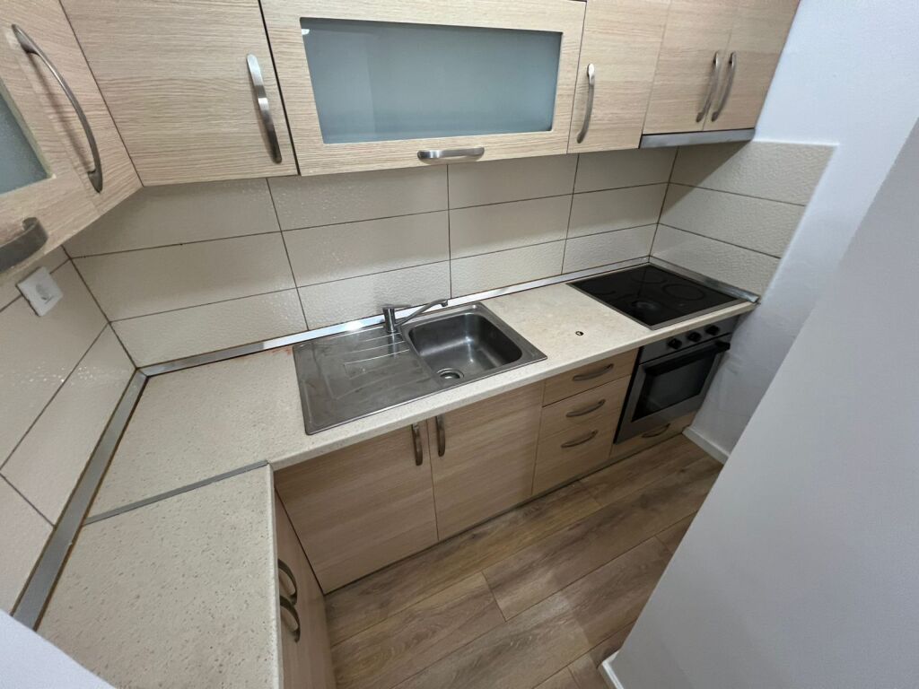 Apartament 2+1 per shitje te Myslym Shyri, Mundesi Ndarjeje