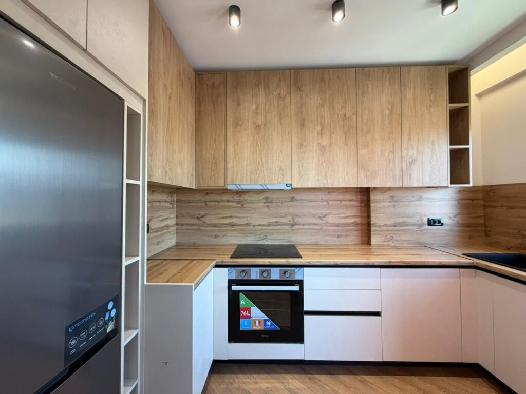 Apartament 2+1 per shitje perball Delijorgjit.