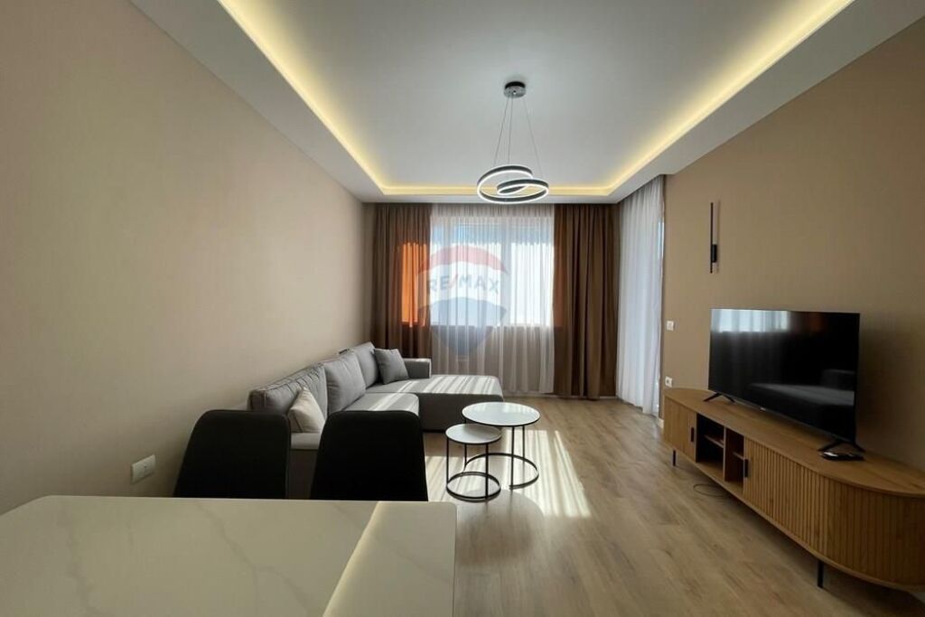 Apartament 1+1 me qira prane Amb. Amerikane!
