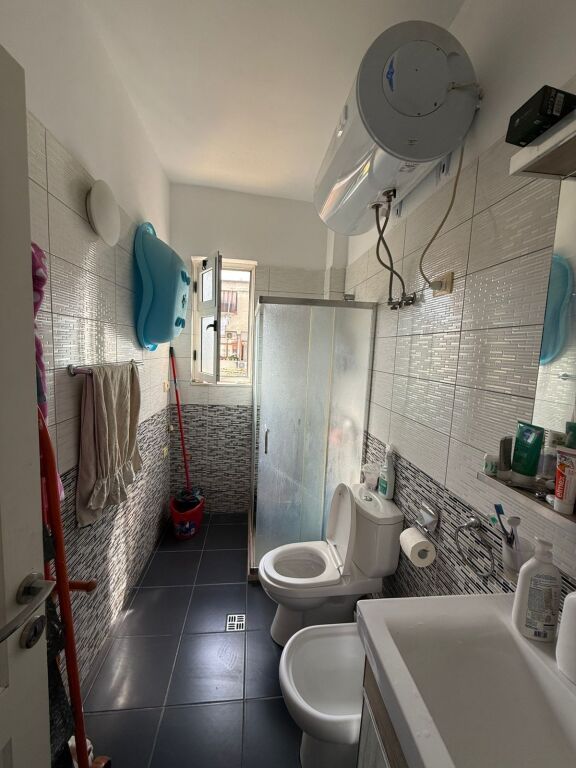 🔑 Shitet Apartament 1+1 – Harry Fultz, Tiranë