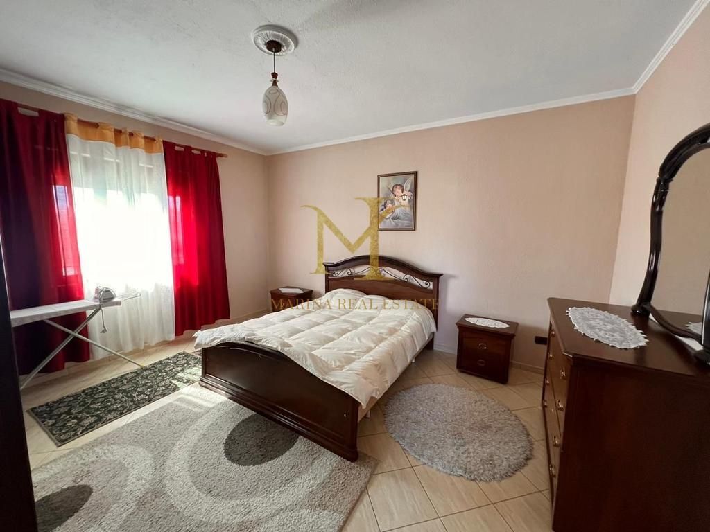 SHTEPI ME QERA 2+1 ISH KNETE