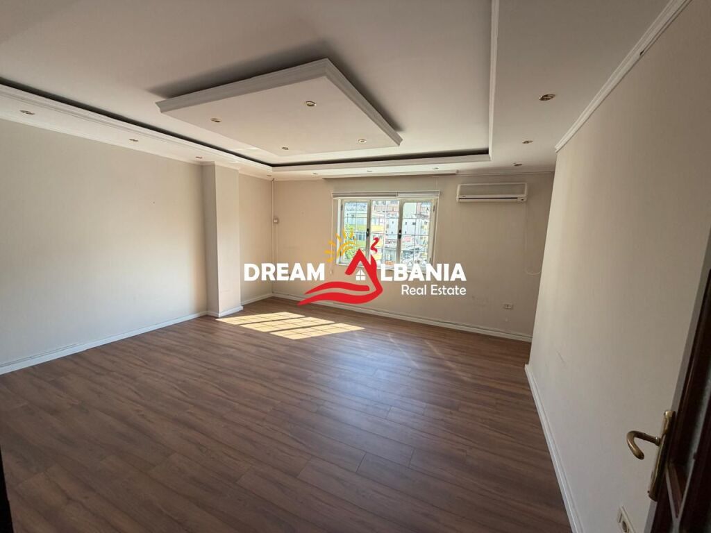 Jepet ambient me qera ne zonen e Bllokut , prane Sheshit Wilson (ID 42611529)