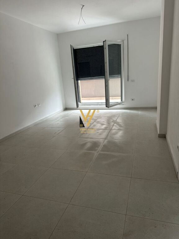 AFFITTASI APPARTAMENTO 2+1+BLK IN AFFITTO IN BULEVARDI I RI 60.000 LEKE