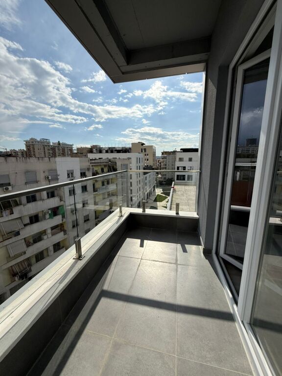 Jepet me Qera  Apartament 2+1 + Post Parkim në Rrugën Jordan Misja