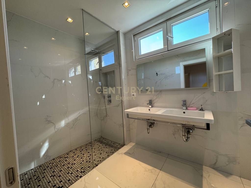 JEPET ME QIRA APARTAMENT 2+1+2 PRANE SHKOLLES SE BALETIT