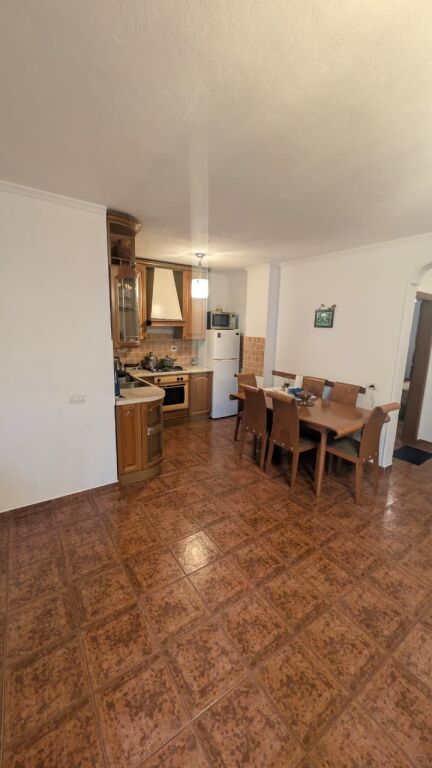 Shitet Apartament 2+1 me Çertifikatë Pronësie – Tek Gazheli, Zogu i Zi