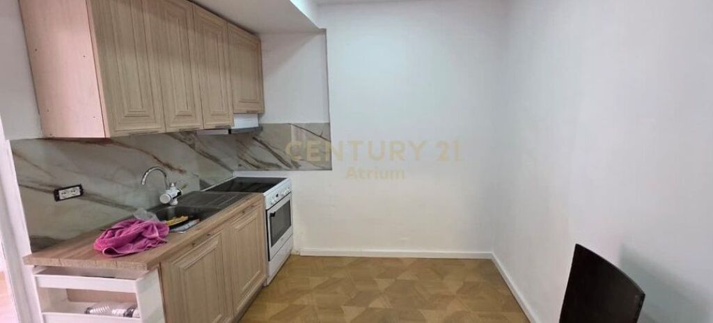 Apartament 1+1 ne shitje tek Restorant Durresi