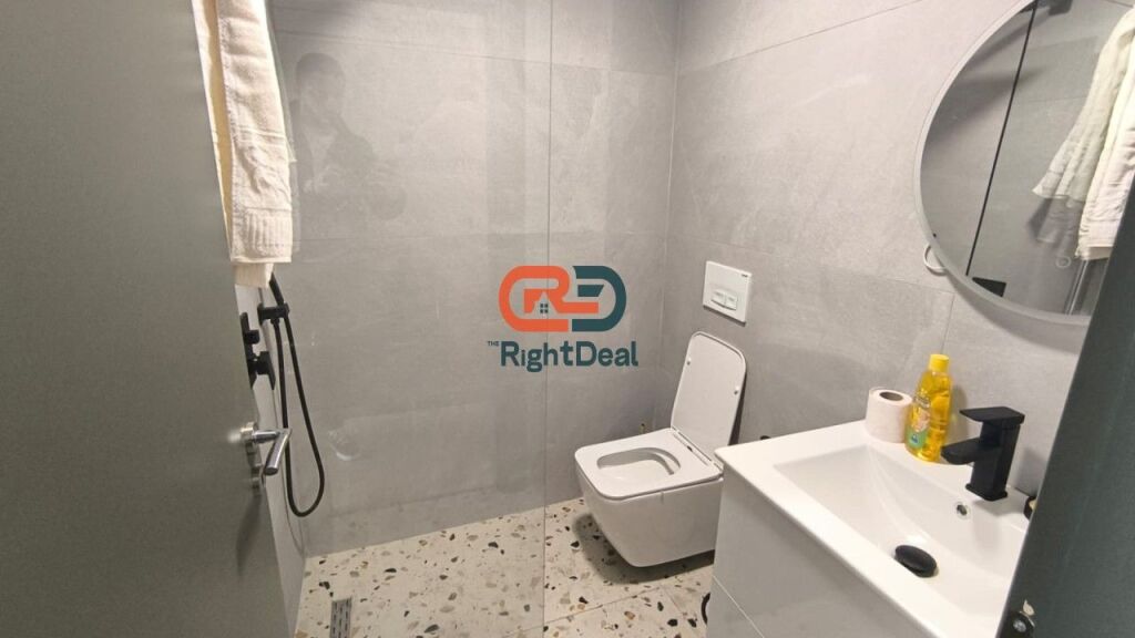 Prane Ish Profarmes, Shitet Duplex I Pershtatur Ne Apartament 1+1 !!