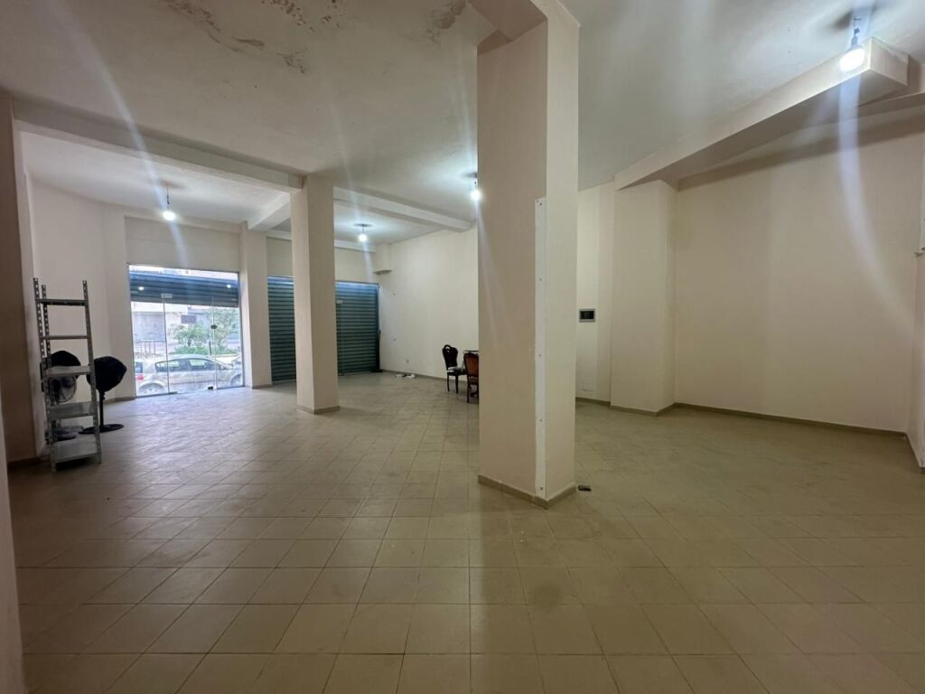 Business premises for rent in Yzberisht.