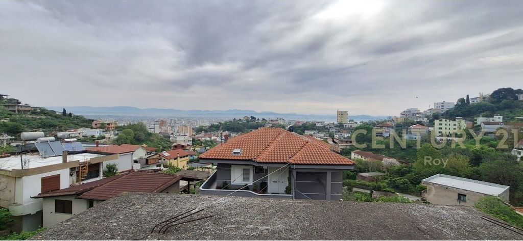 Shitet Godinë 2-Katëshe në Fazë Karabinaje – Durrës (Vila e Zogut)