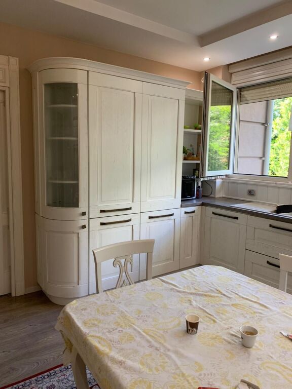 🏡Rezidenca “Akacia Hills”, shitet vilë luksoze 4-katshe, Tiranë!📍