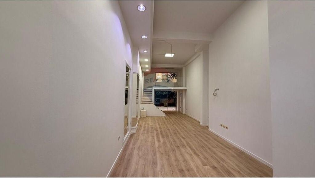 Zyrë - Për Qira - Rruga Him Kolli, Tiranë