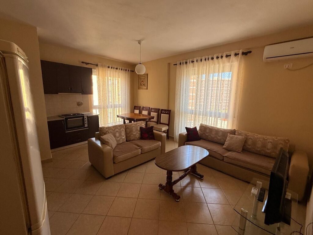 🏡 Jepet me qira apartament 1+1 – mbrapa Globe, Rr. e Kavajës