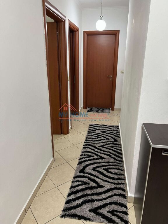 Apartament 2+1 me qera Komuna e Parisit Tirane