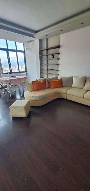 Apartament 3+1 ne shitje Komuna e Parisit ne Tirane