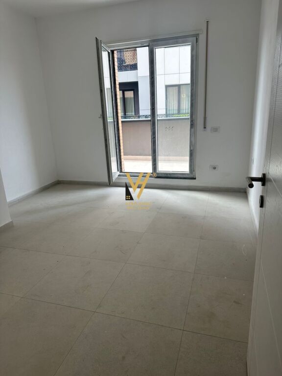 AFFITTASI APPARTAMENTO 2+1+BLK IN AFFITTO IN BULEVARDI I RI 60.000 LEKE