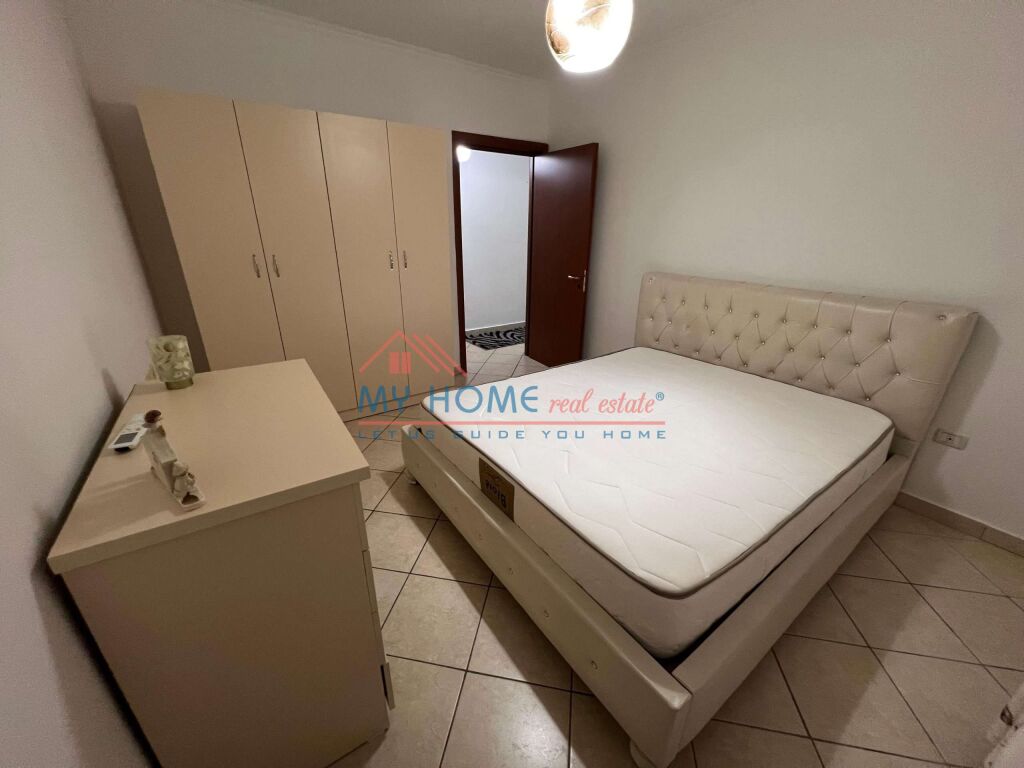 Apartament 2+1 me qera Komuna e Parisit Tirane