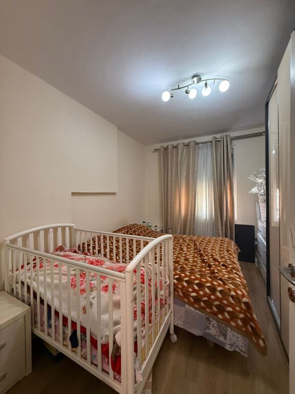 Apartament 1+1 ne shitje , Harry Fultz