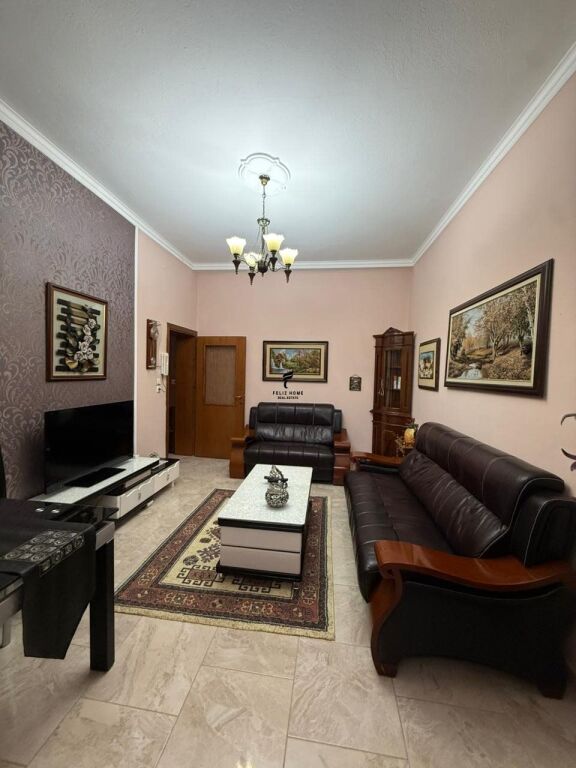 APARTAMENT ME QERA 2+1 VASIL SHANTO 70.000 LEKE FH-71182