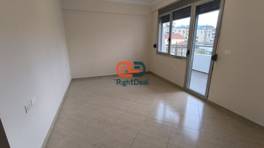 Tek Kompleksi Halili, Jepet Me Qira Ambient Per Zyra I Sapo Investuar !!