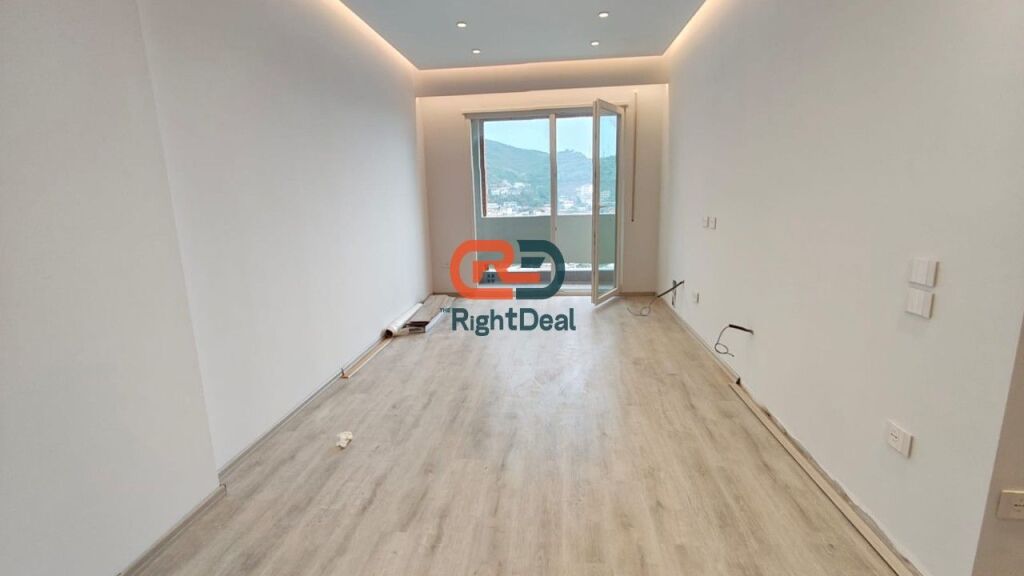 Tek Kompleksi Tirana Golden Park 3, Shitet Apartament 1+1, Me Planimetri Perfekte!!