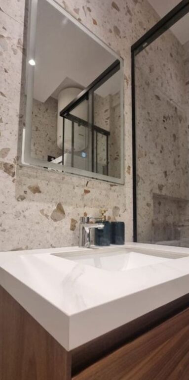 Apartament 2+1 +Post Parkimi Me Qera