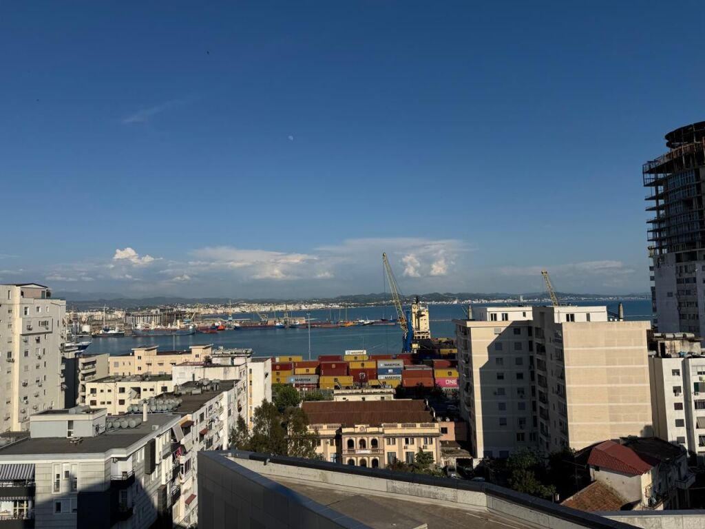 Jepet apartament me qera 2+1