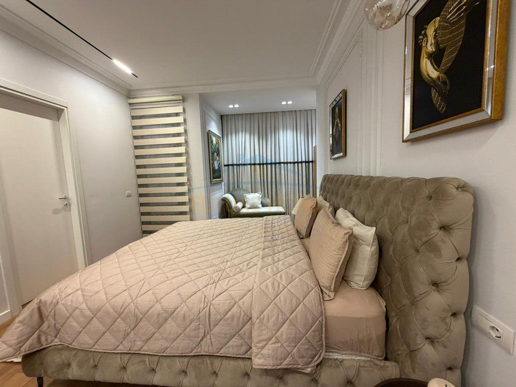 Qera, Apartament 2+1+2 , Rruga e Barrikadave , Tirane .