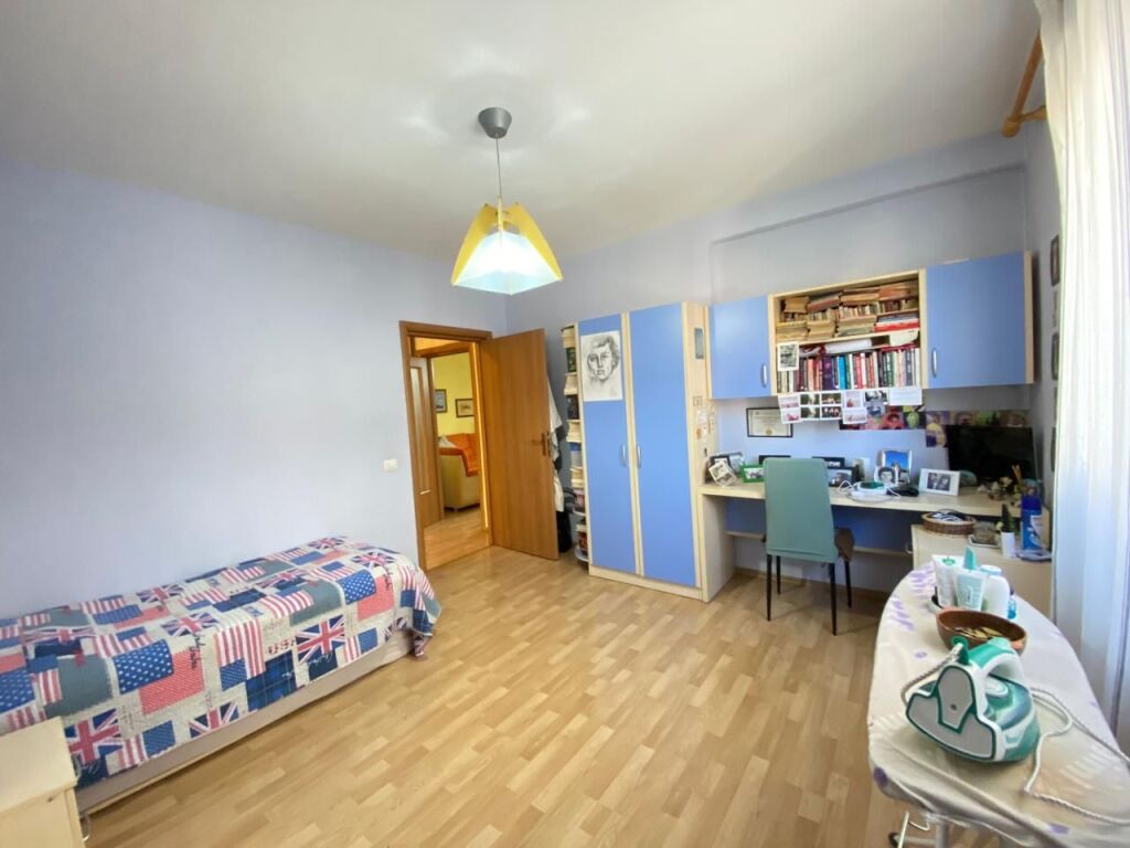 Apartament 2+1+2 Ne  Shitje ,Myslym Shyri