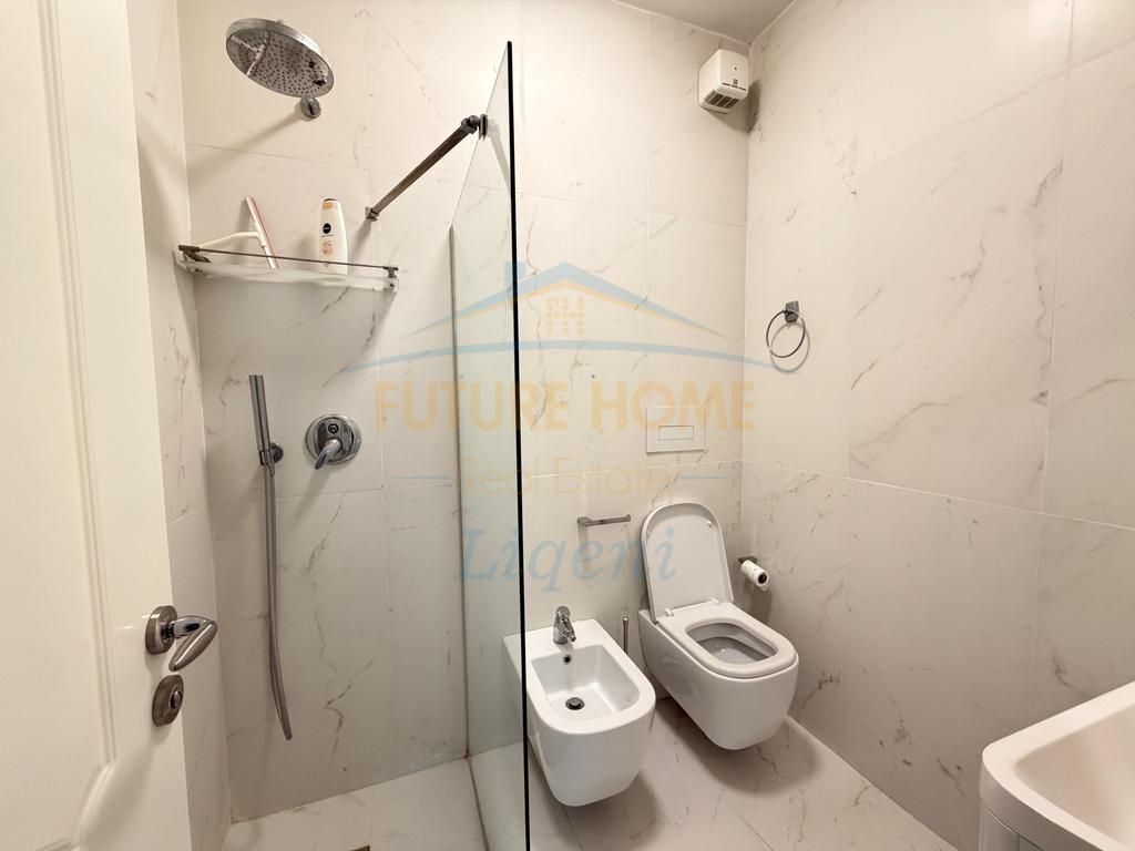 Shitet, Apartament 2+1, Pazari i Ri, Tiranë