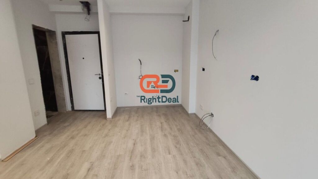 Tek Kompleksi Tirana Golden Park 3, Shitet Apartament 1+1, Me Planimetri Perfekte!!