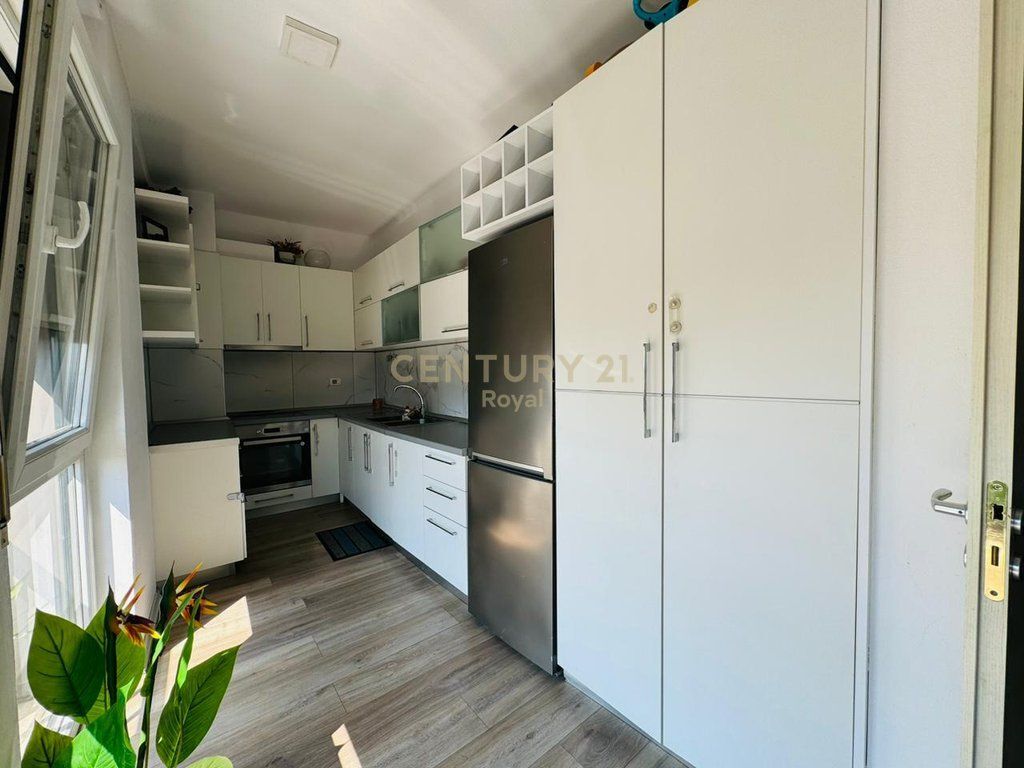 APARTAMENT 1+1 PER QIRA NE ISH FUSHEN E AVIACIONIT