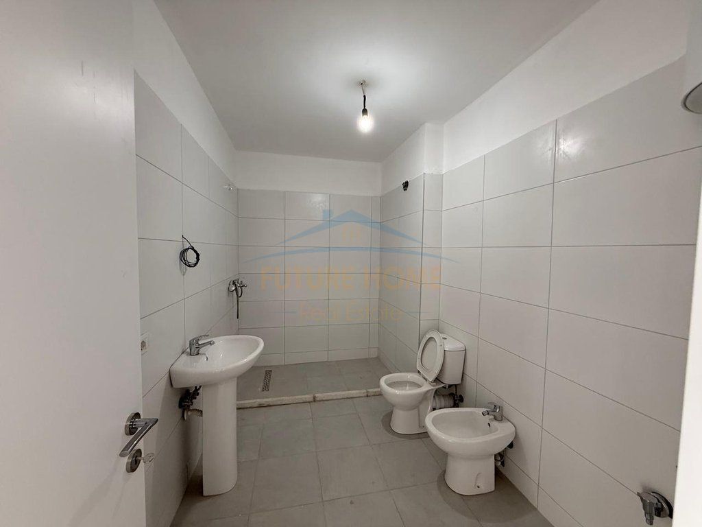 Shitet, Apartament 2+1+2+Post Parkim, Kombinat