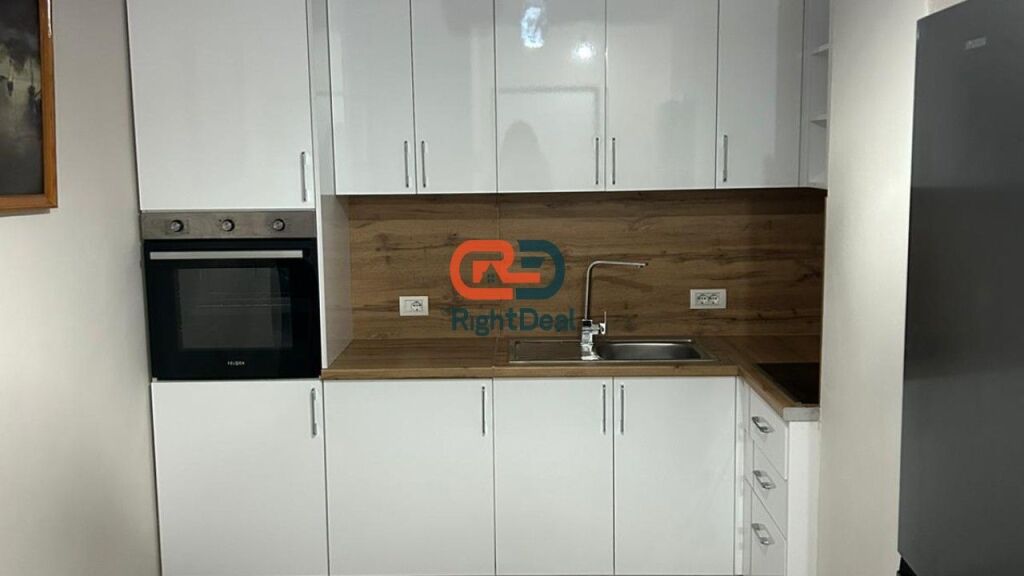 Ne Xhamllik, Jepet Me Qira Apartament 1+1 Totalisht I Investuar!!